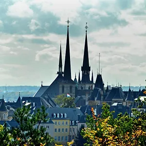 the-central-luxury-aparthotel.luxembourghotelsguide.com/